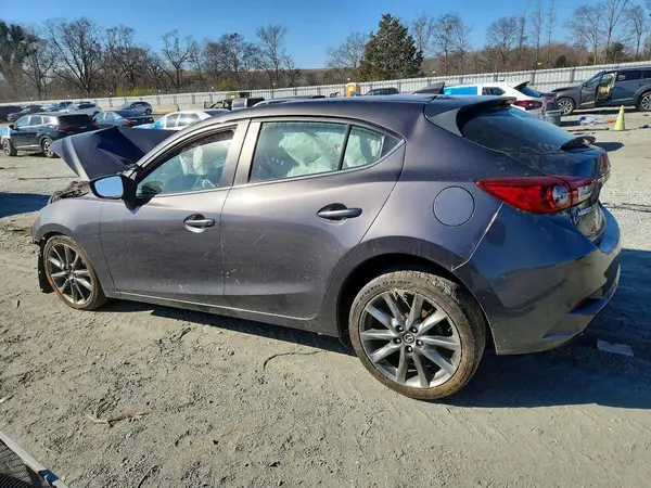 3MZBN1L32JM269425 2018 MAZDA 3 - Image 2