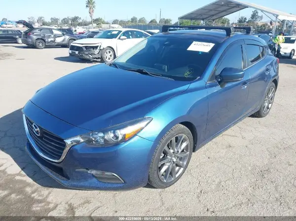 3MZBN1L32JM271384 2018 MAZDA 3 - Image 2