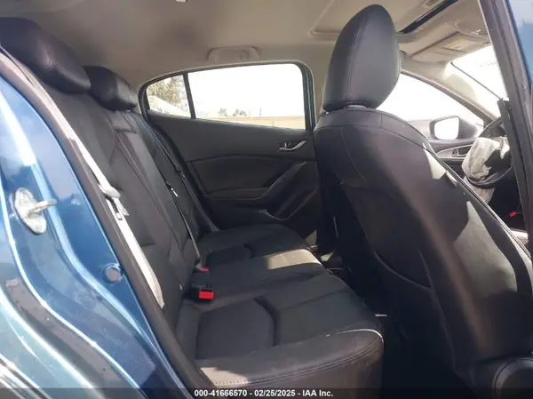 3MZBN1L32JM274060 2018 MAZDA 3 - Image 8
