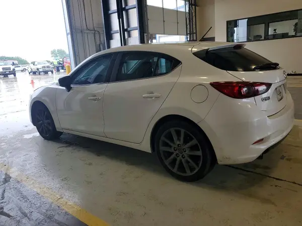 3MZBN1L32JM274088 2018 MAZDA 3 - Image 2