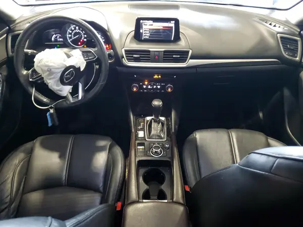 3MZBN1L32JM275189 2018 MAZDA 3 - Image 8