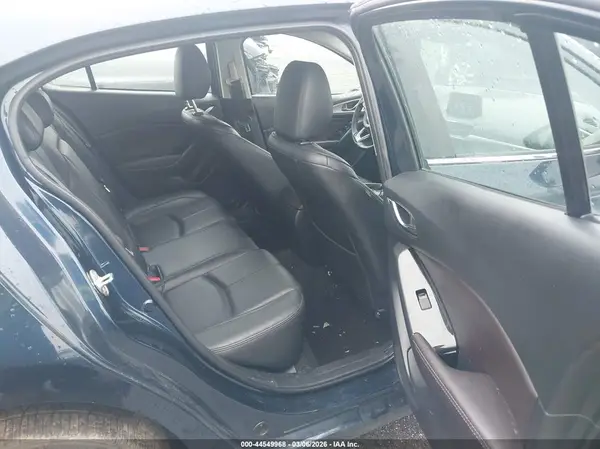 3MZBN1L33JM163484 2018 MAZDA 3 - Image 8