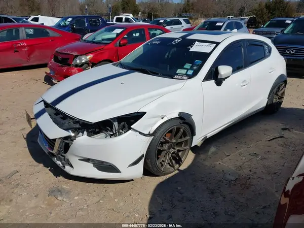 3MZBN1L33JM175263 2018 MAZDA 3 - Image 2