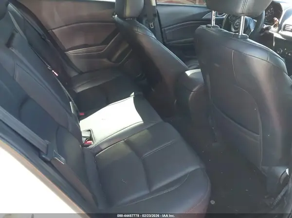 3MZBN1L33JM175263 2018 MAZDA 3 - Image 8