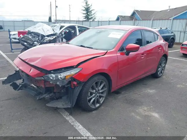 3MZBN1L33JM187560 2018 MAZDA 3 - Image 2