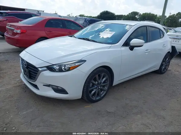 3MZBN1L33JM190894 2018 MAZDA 3 - Image 2