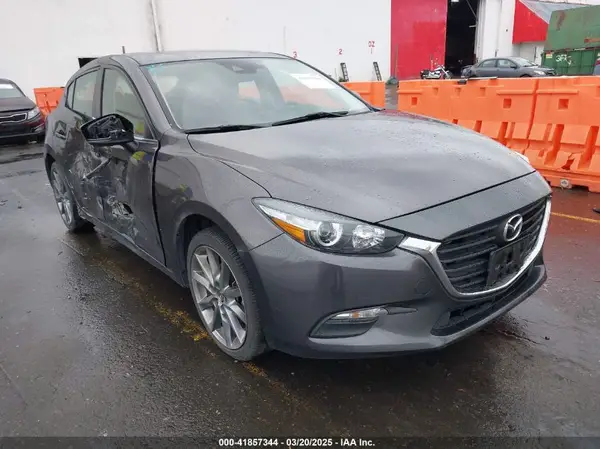 3MZBN1L33JM204700 2018 MAZDA 3 - Image 1