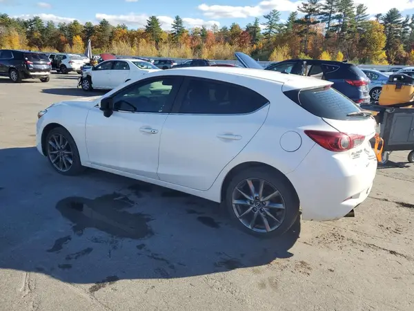 3MZBN1L33JM206740 2018 MAZDA 3 - Image 2