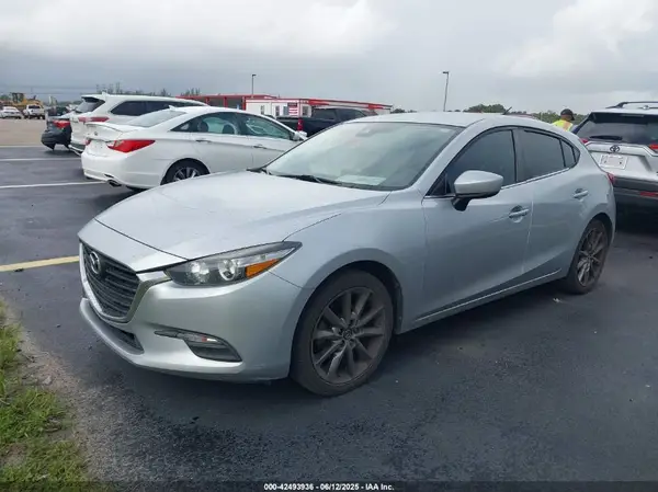 3MZBN1L33JM209153 2018 MAZDA 3 - Image 2