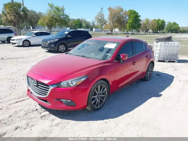 3MZBN1L33JM218242 2018 MAZDA 3 - Image 2