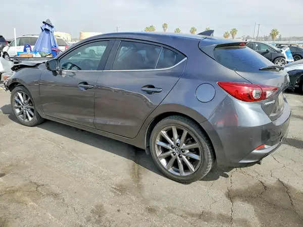 3MZBN1L33JM225434 2018 MAZDA 3 - Image 2