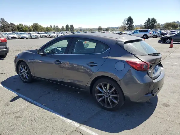 3MZBN1L33JM256540 2018 MAZDA 3 - Image 2