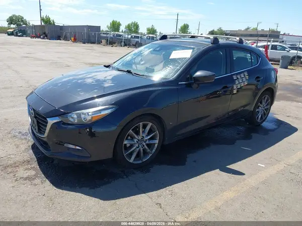 3MZBN1L33JM259406 2018 MAZDA 3 - Image 2