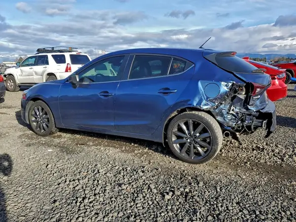 3MZBN1L33JM261351 2018 MAZDA 3 - Image 2