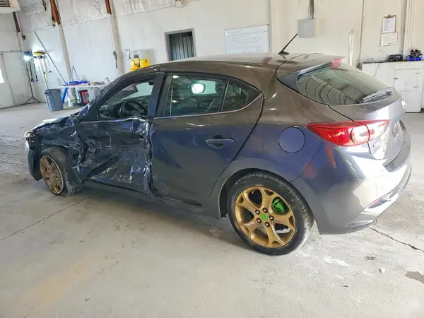 3MZBN1L33JM262158 2018 MAZDA 3 - Image 2