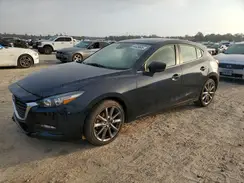 3MZBN1L33JM265139 2018 MAZDA 3