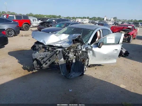 3MZBN1L33JM268168 2018 MAZDA 3 - Image 2