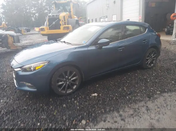 3MZBN1L33JM274102 2018 MAZDA 3 - Image 2
