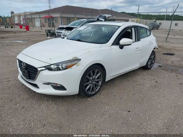 3MZBN1L34JM172257 2018 MAZDA 3 - Image 2