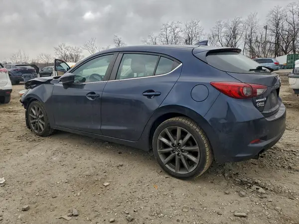 3MZBN1L34JM179256 2018 MAZDA 3 - Image 2