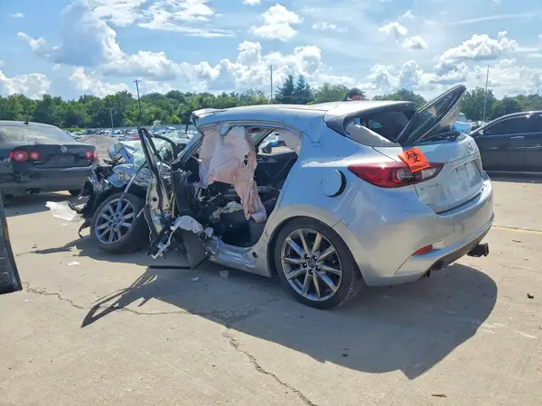 3MZBN1L34JM180603 2018 MAZDA 3 - Image 2