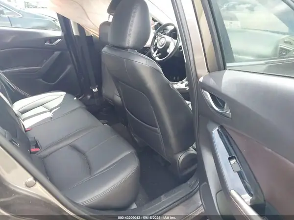 3MZBN1L34JM181265 2018 MAZDA 3 - Image 8