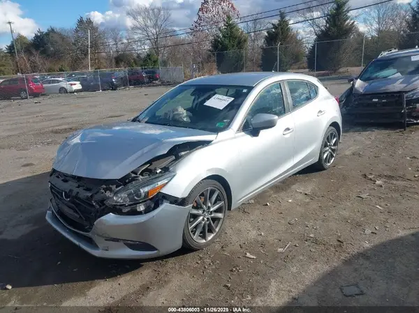 3MZBN1L34JM190824 2018 MAZDA 3 - Image 2
