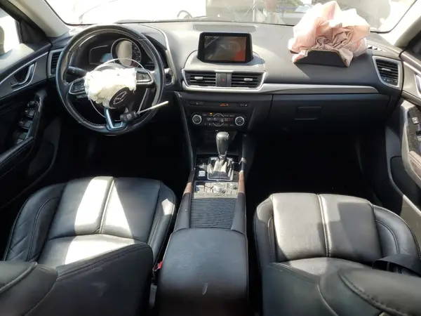 3MZBN1L34JM201112 2018 MAZDA 3 - Image 8