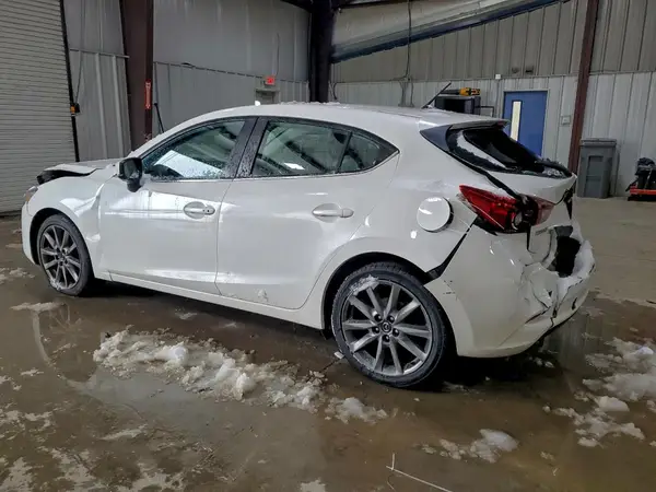 3MZBN1L34JM202843 2018 MAZDA 3 - Image 2