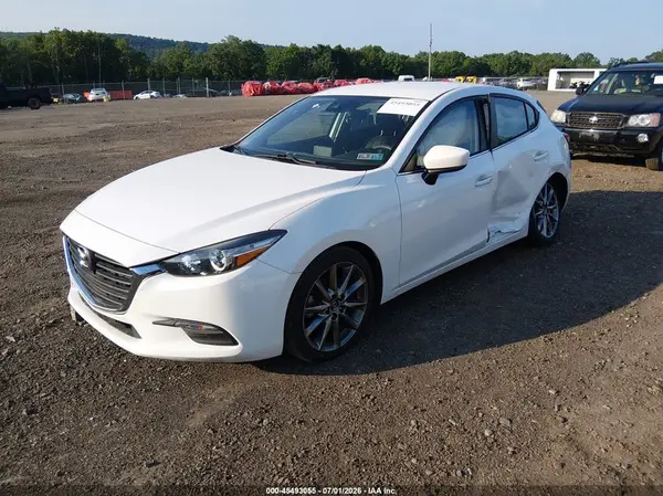 3MZBN1L34JM213664 2018 MAZDA 3 - Image 2