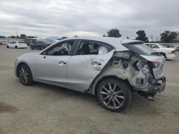 3MZBN1L34JM225457 2018 MAZDA 3 - Image 2