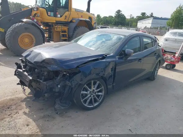 3MZBN1L34JM230660 2018 MAZDA 3 - Image 2