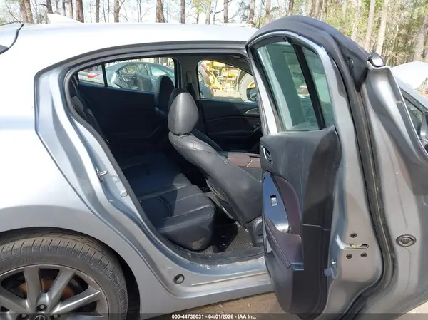 3MZBN1L34JM232540 2018 MAZDA 3 - Image 8