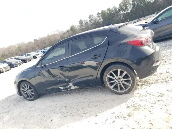 3MZBN1L34JM235843 2018 MAZDA 3 - Image 2