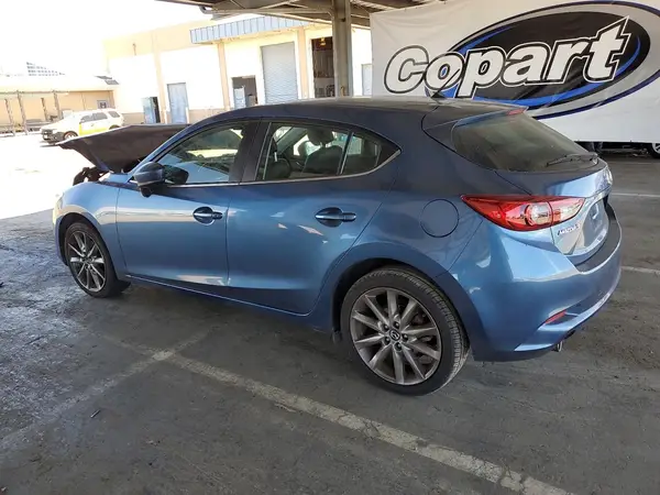 3MZBN1L34JM236247 2018 MAZDA 3 - Image 2