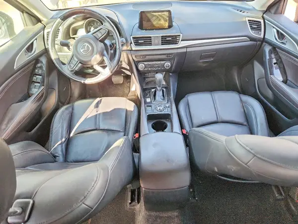 3MZBN1L34JM240265 2018 MAZDA 3 - Image 8