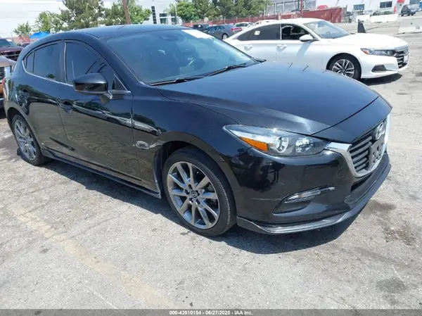 3MZBN1L34JM254652 2018 MAZDA 3 - Image 1