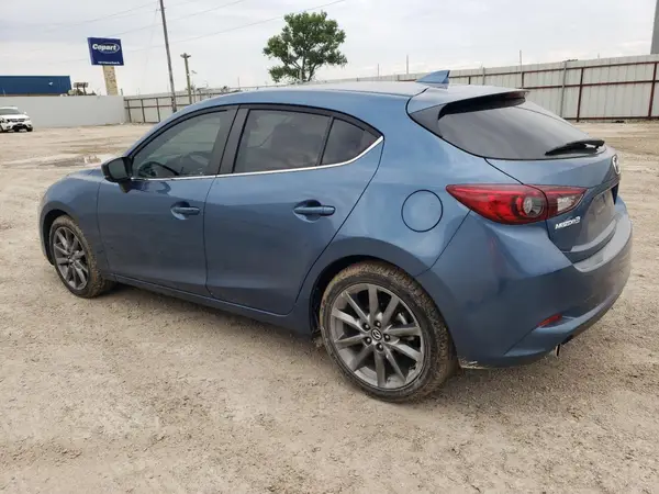 3MZBN1L34JM265702 2018 MAZDA 3 - Image 2