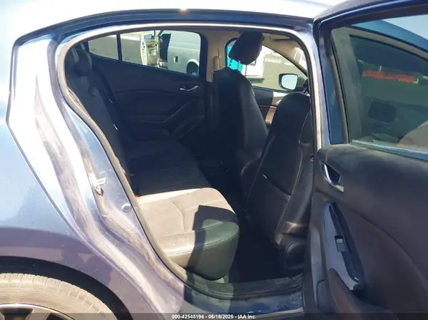 3MZBN1L34JM269653 2018 MAZDA 3 - Image 8