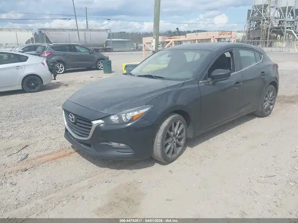 3MZBN1L34JM272441 2018 MAZDA 3 - Image 2