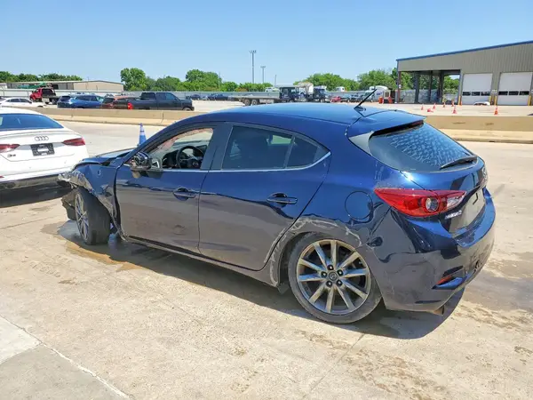 3MZBN1L34JM272777 2018 MAZDA 3 - Image 2