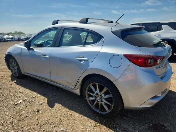 3MZBN1L35JM160358 2018 MAZDA 3 - Image 2