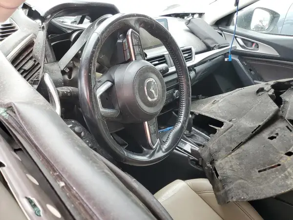 3MZBN1L35JM172042 2018 MAZDA 3 - Image 8