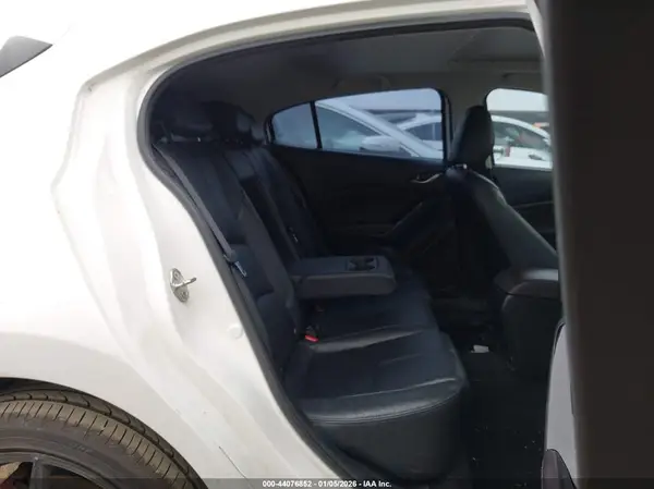 3MZBN1L35JM190010 2018 MAZDA 3 - Image 8