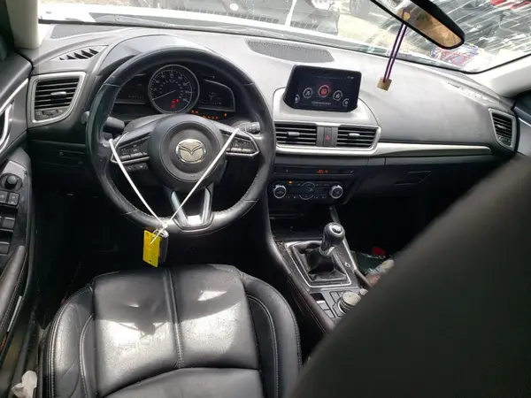 3MZBN1L35JM200034 2018 MAZDA 3 - Image 8