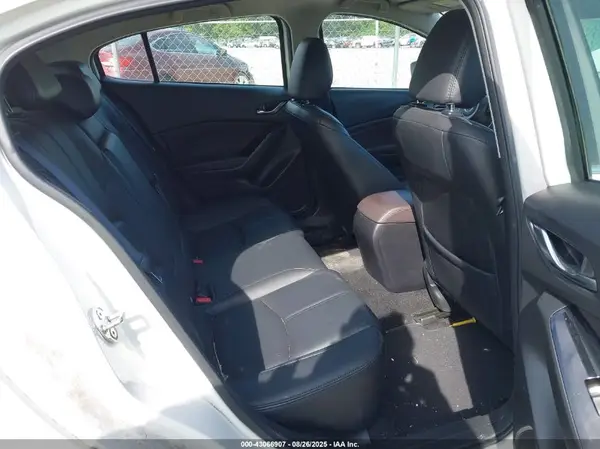 3MZBN1L35JM200339 2018 MAZDA 3 - Image 8