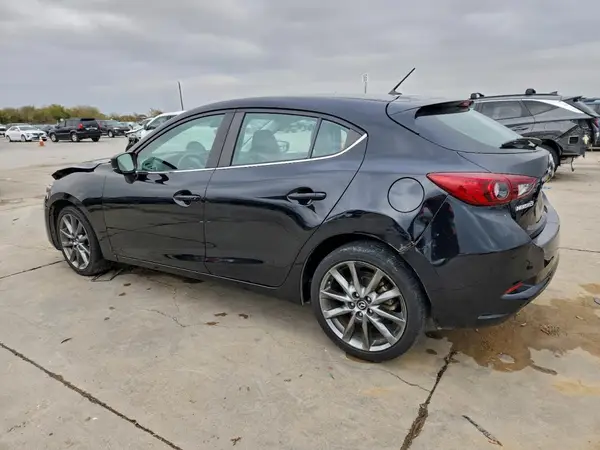 3MZBN1L35JM201815 2018 MAZDA 3 - Image 2