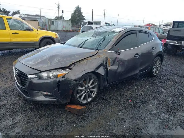 3MZBN1L35JM208666 2018 MAZDA 3 - Image 2