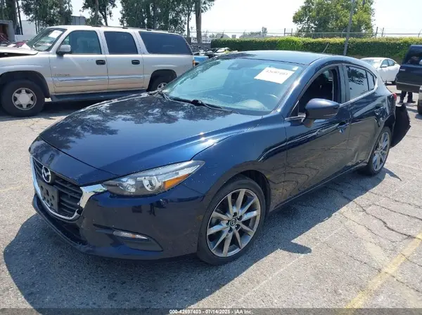 3MZBN1L35JM211177 2018 MAZDA 3 - Image 2