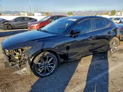 3MZBN1L35JM231218 2018 MAZDA 3